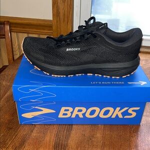 Brooks Running/Walking Shoes Size 9
